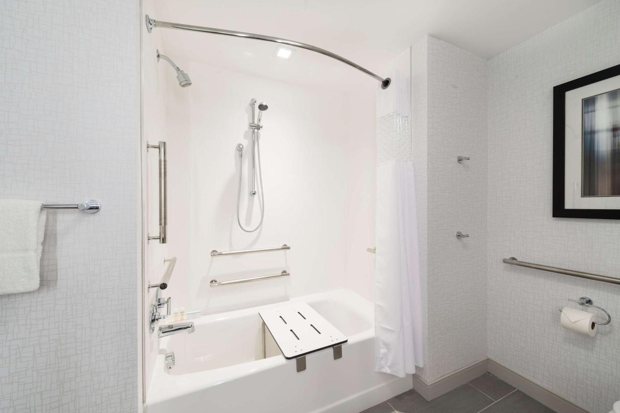 Hampton Inn & Suites Bridgewater, Nj Экстерьер фото